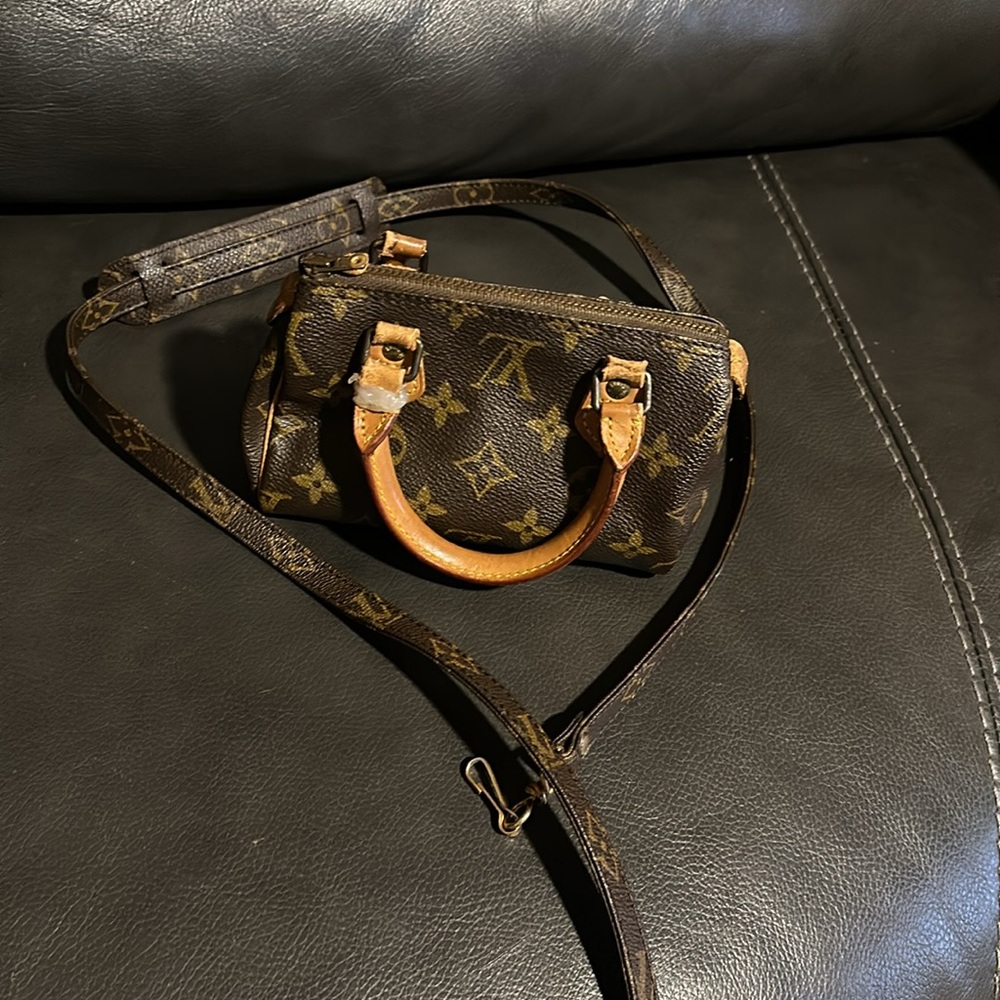 Authentic l.v nano(Small) - Picture 9 of 11